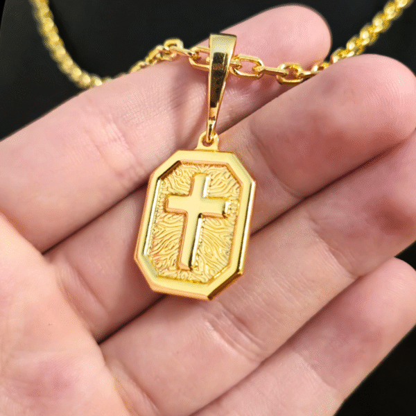 Corrente Cartier com Pingente Cruz Folheado a Ouro 18k - Imagem 2