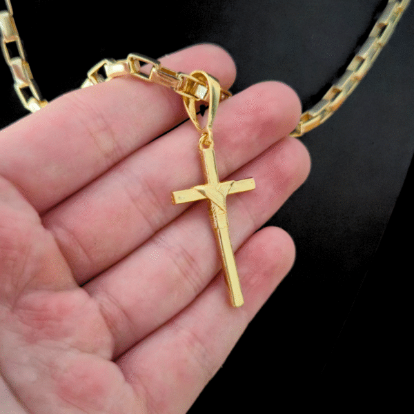 Corrente de Cartier Tijolinhos com Pingente de Cruz Banhado a Ouro 18k - Imagem 2